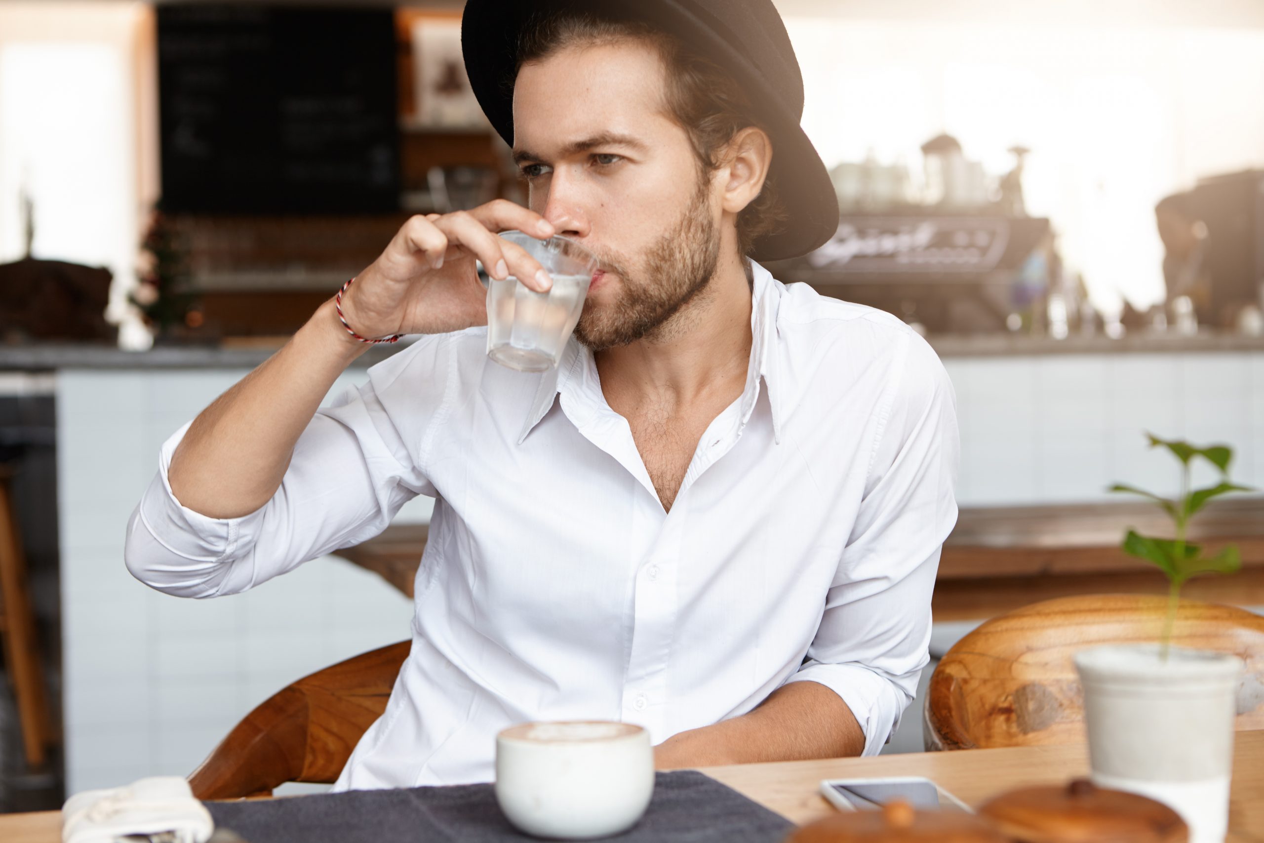 Pourquoi boire de l’eau est essentiel, surtout en période de Dry January ?